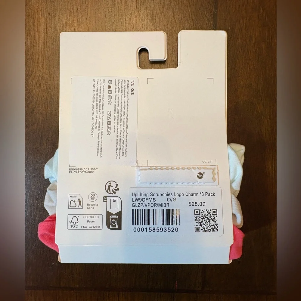 Lululemon NWT‎ Uplifting Scrunchies Logo Charm Trio